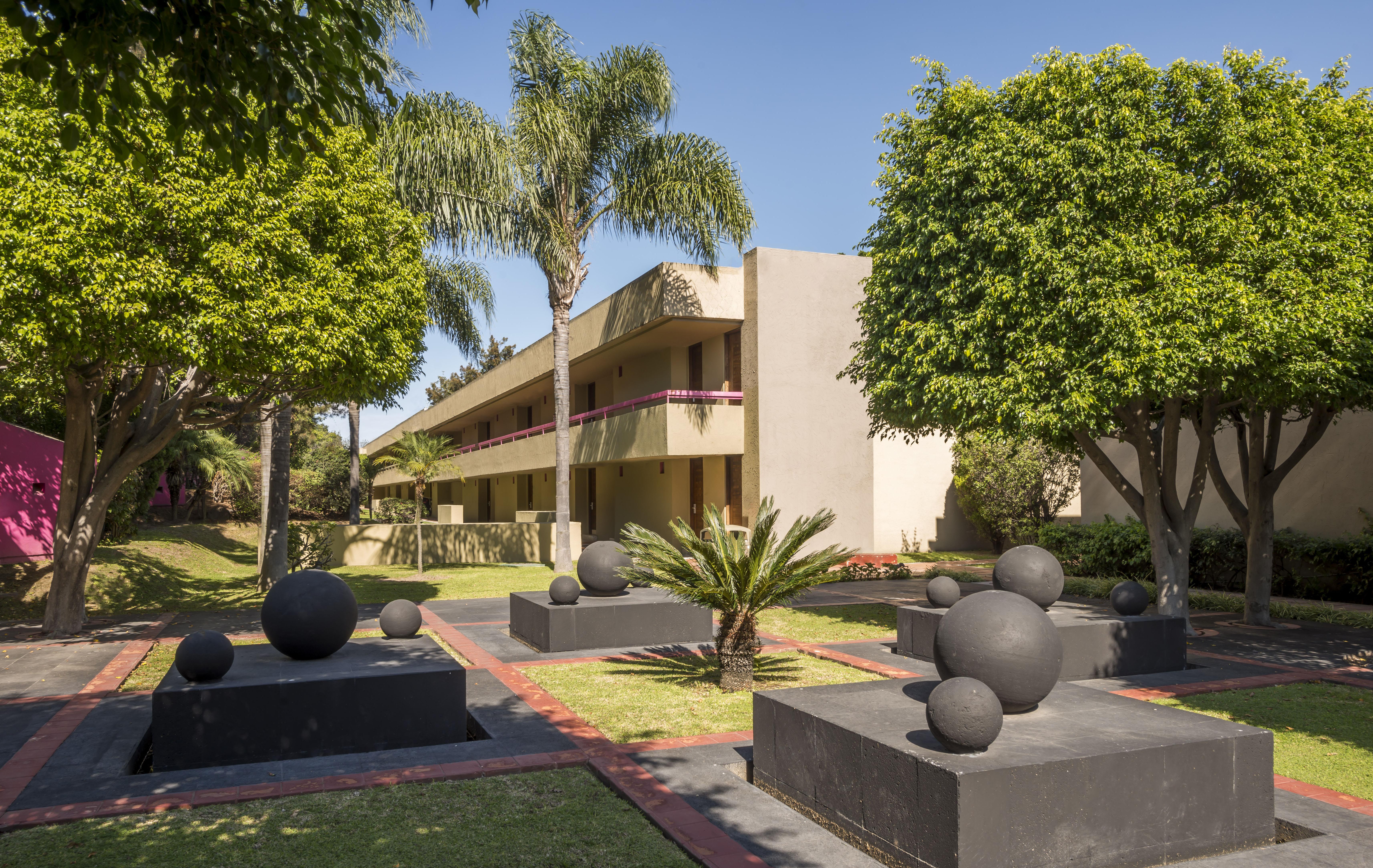 Hotel Camino Real Guadalajara Zapopan Exteriér fotografie The hotel's grounds