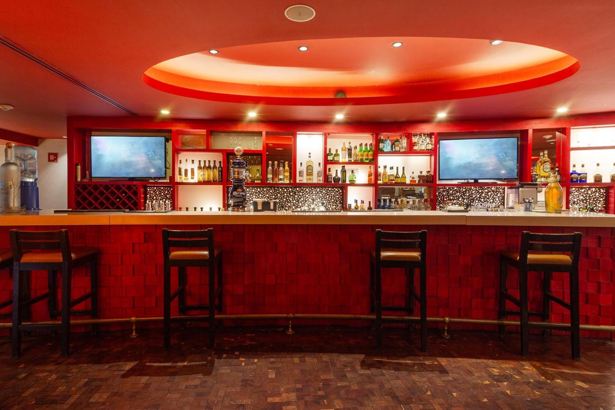Hotel Camino Real Guadalajara Zapopan Exteriér fotografie The bar at the 19th floor
