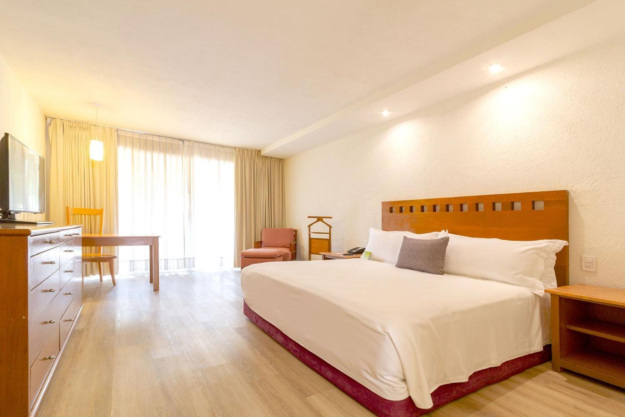 Hotel Camino Real Guadalajara Zapopan Exteriér fotografie A room at the hotel