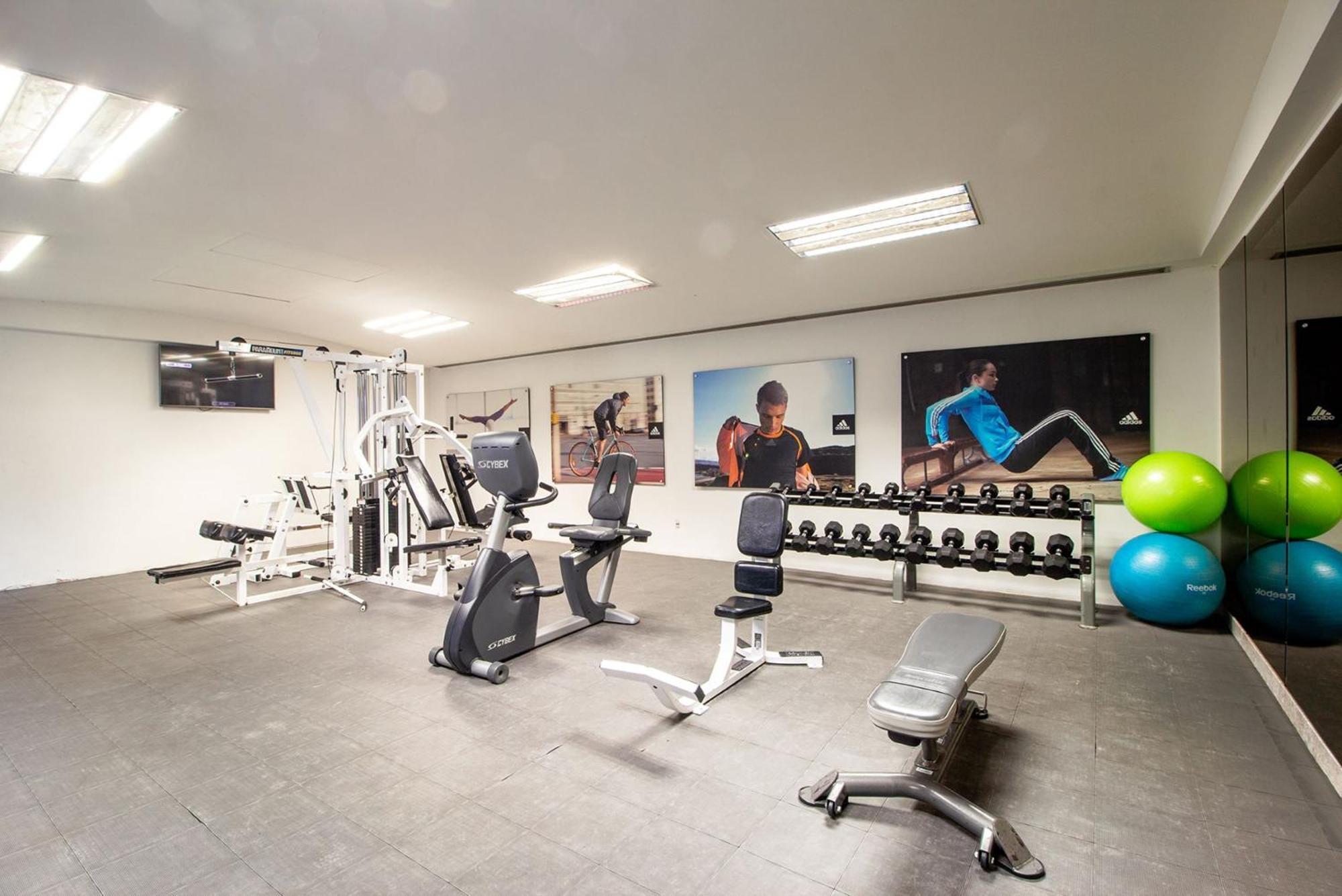 Hotel Camino Real Guadalajara Zapopan Exteriér fotografie The gym at the hotel