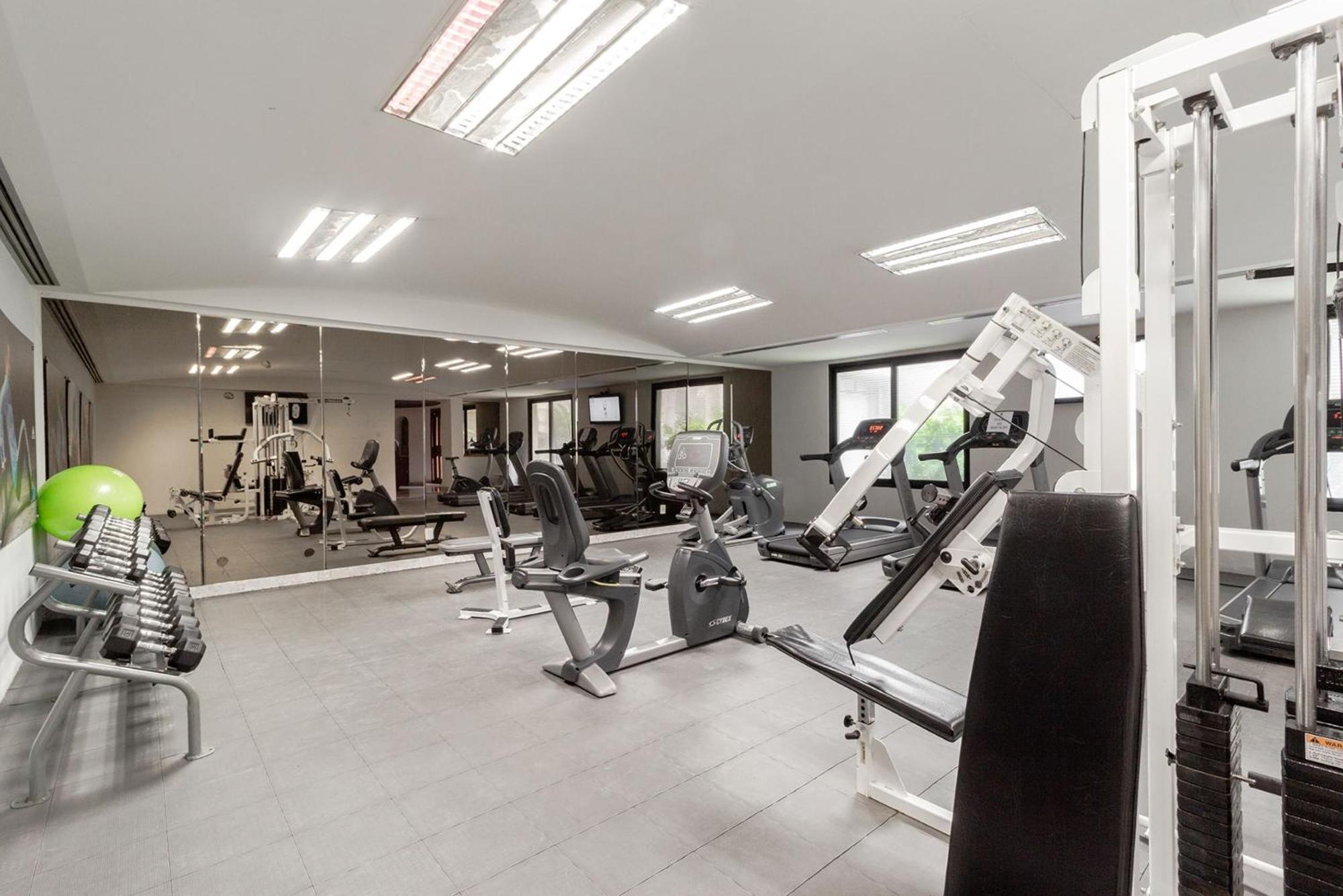 Hotel Camino Real Guadalajara Zapopan Exteriér fotografie The gym at the hotel